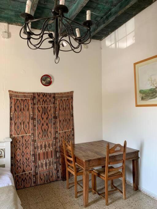 בית האבן העתיק מ-1885 עם מגונית פרטית בחצר Rosh Pinna Exterior foto
